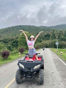 น้องนาเดียร์ ทัวร์