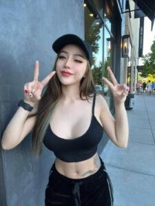 อากี้ สวยใส