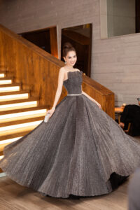 หง็อก ตรินห์ออกงาน