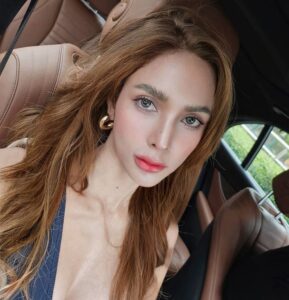 อุ้มลักขณา