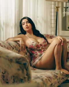 หญิงเนย ญานิศา วาร์ป